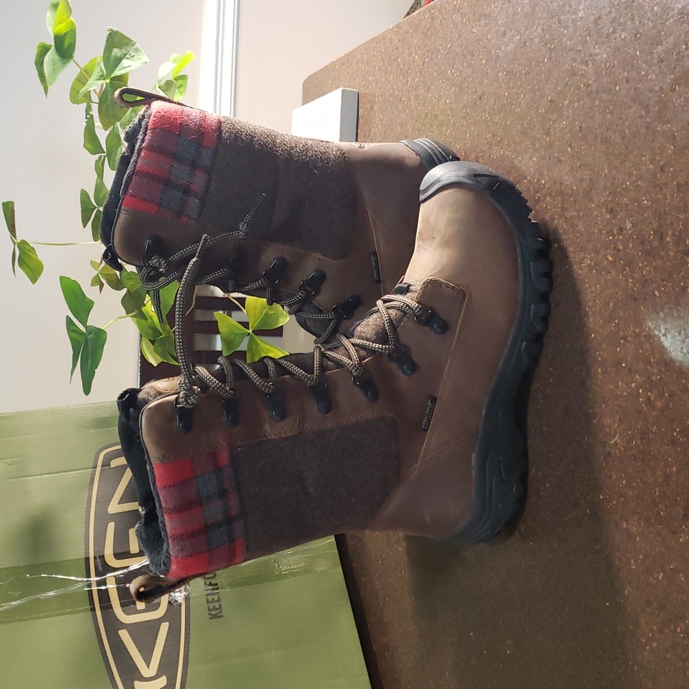 KEEN Woman's Boots KEEN Greta Plaid Tall Boot Waterproof. Size 6. - Picture 7 of 14